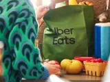 مساعد سلة Uber Eats يسرّع التسوق بالذكاء الاصطناعي
