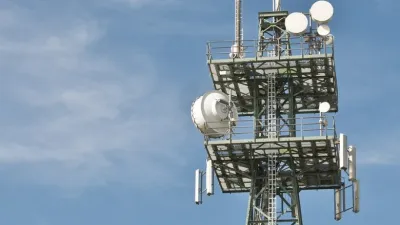  هوائي الفتحة Slot Antenna