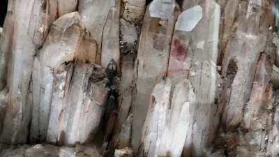 ما هي فصائل البلورات المعدنية؟