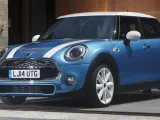 سيّارة MINI HATCH الجديدة كلياً أصبحت بخمسة أبواب ومساحة إضافية