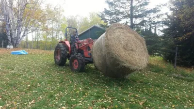 قصة اختراع مكابس التبن Balers