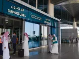 السعودية تعلن رفع تعليق سفر المواطنين خارج المملكة بداية من 17 مايو