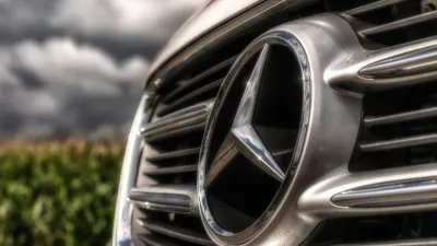 ما لا تعرفه عن سيارة مرسيدس E200