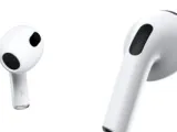 كيف يمكن استخدام أبل AirPods لتعقب القوات الروسية؟