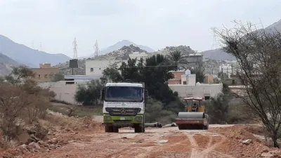 ردم وتسوية طريق الحشو وفتح الطرق الترابية في الباحة قبل السفلتة