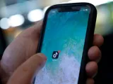 معضلة المفوضية الأوروبية مع TikTok: مخاوف الأمن السيبراني تصطدم بالنفوذ الرقمي