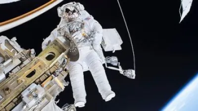 الصين ترسل أول مدنى إلى الفضاء اليوم الثلاثاء كجزء من مهمة مأهولة إلى محطتها الفضائية