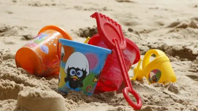 لعبة ألعاب للأطفال الصغار خلال 2 و 3 سنوات من العمر