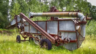 قصة اختراع آلة الدرس الزراعية – Threshing Machine