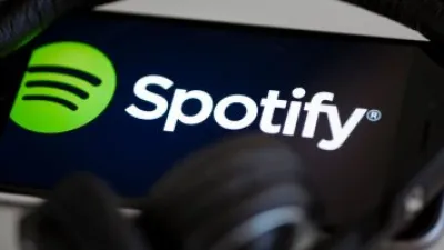 مشغل الموسيقى من سبوتيفاي يظهر ضمن فيسبوك