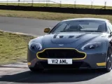 أستون مارتن V12 Vantage S موديل 2017 تقدم بناقل حركة مانيوال من 7 سرعات
