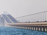 القضاء الاداري بالدمام يحكم بالسماح بمرور الدراجات النارية على جسر الملك فهد