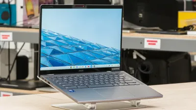 لماذا لا يزال شراء جهاز Chromebook قراراً ذكياً رغم ضجة Googlebook؟