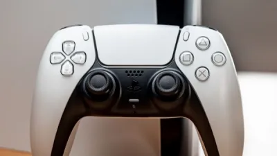 يكشف مطور Rocket League عن سبب عدم حصول PS5 على العديد من ألعاب 120 إطارًا في الثانية