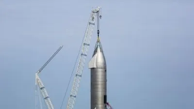 SpaceX تضع صاروخا جديدا لنموذج مركبة المريخ على منصة الإطلاق