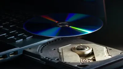 محرك الأقراص المضغوط