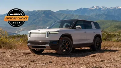 مراجعة 2027 Rivian R2: سيارة الدفع الرباعي الكهربائية التي تهدد عرش Tesla