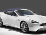 أستون مارتن DB9 Volante Morning Frost تخرج للنور بالأبيض والأزرق