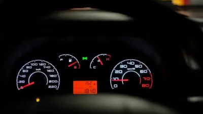 كيفية استبدال عداد السرعة في السيارة