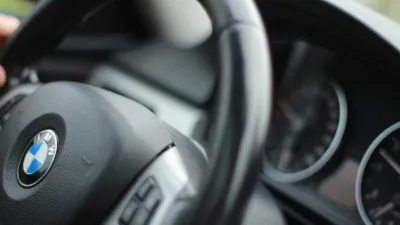 ما لا تعرفه عن سيارة بي إم دبليو i335