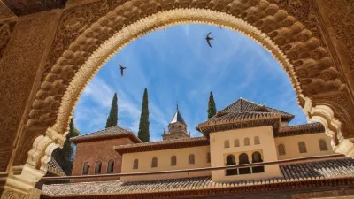 مدينة غرناطة الأندلسية تحت حكم الطوائف