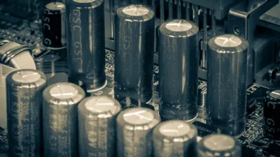 مكثف اللوحة المتوازية – Parallel Plate Capacitor