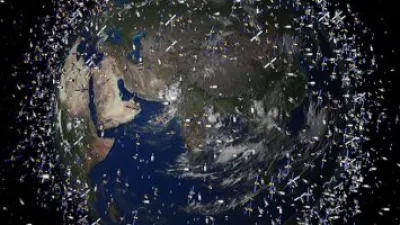 علماء يقدّرون احتمالات قتل الخردة الفضائية شخصًا ما على الأرض فى العقد المقبل