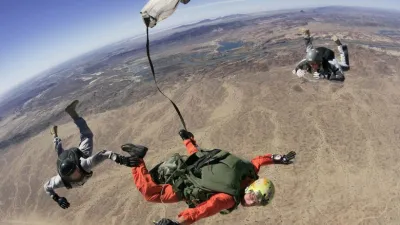 قصة اختراع الباراشوت Parachute
