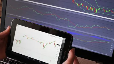 ما هو دورالتحليلات في إدارة علاقة العملاء(CRM)؟