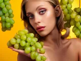 Scientists Prove Eating Grapes Reprograms Your Skin's DNA to Fight Sun Damage