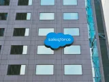 وداعاً للفواتير الضائعة: دليلك الشامل لدمج العمليات المصرفية الأوروبية في Salesforce