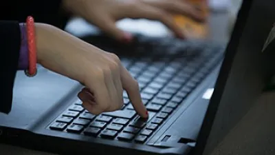 الموافقة على تسوية مشاكل لوحة مفاتيح بقيمة 50 مليون دولار من أبل