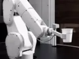 إل جى CLOi ServeBot تقدم روبوتا للعمل بالمطاعم فى الولايات المتحدة