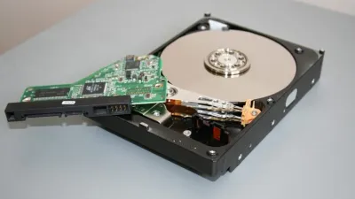 الفرق بين محرك القرص الصلب وذاكرة الوصول العشوائي Hard drive vs RAM