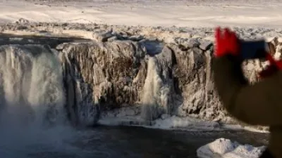 كيف تتصدى الجروف الجليدية بالقطب الجنوبى للذوبان رغم الاحتباس الحرارى؟