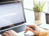 كيف تحذف عنوان بريدك الإلكتروني دون فقدان بياناتك الشخصية