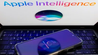 أبل تُسلم مفاتيح سيري إلى جوجل: إطلاق مساعد مدعوم بـGemini في فبراير يُعيد تشكيل سباق الذكاء الاصطناعي