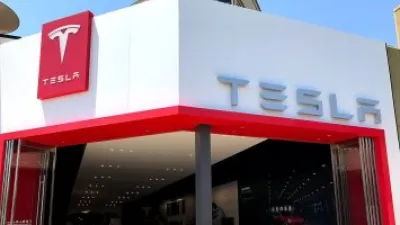 توقعات بارتفاع سهم Tesla بنحو 22% بسبب صفقتها مع GM وFord