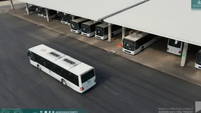 بدء الاختبارات التجريبية لحافلات النقل العام بمكة وأعمال تطوير للطرق في الرياض ومكة