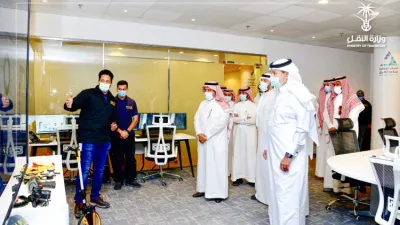 وزير النقل يزور المركز الوطني لسلامة الطرق