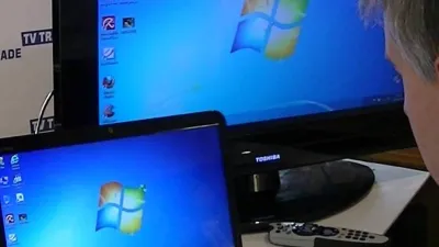 تشغيل اللابتوب على التلفزيون من دون كيبل