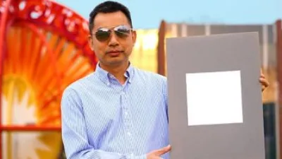 علماء يبتكرون طلاء لمعالجة الاحتباس الحرارى.. يعكس 98% من ضوء الشمس