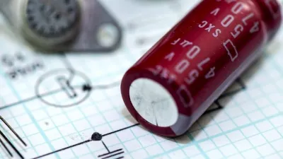 الفرق بين المكثف والبطارية – Difference Between Capacitor and Battery